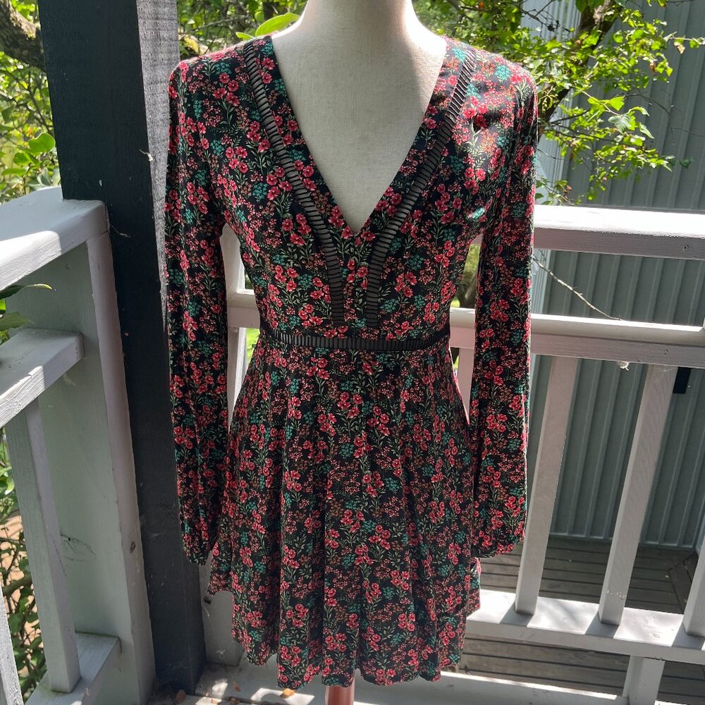 Forever 21 Floral Long Sleeve Dress - Size M